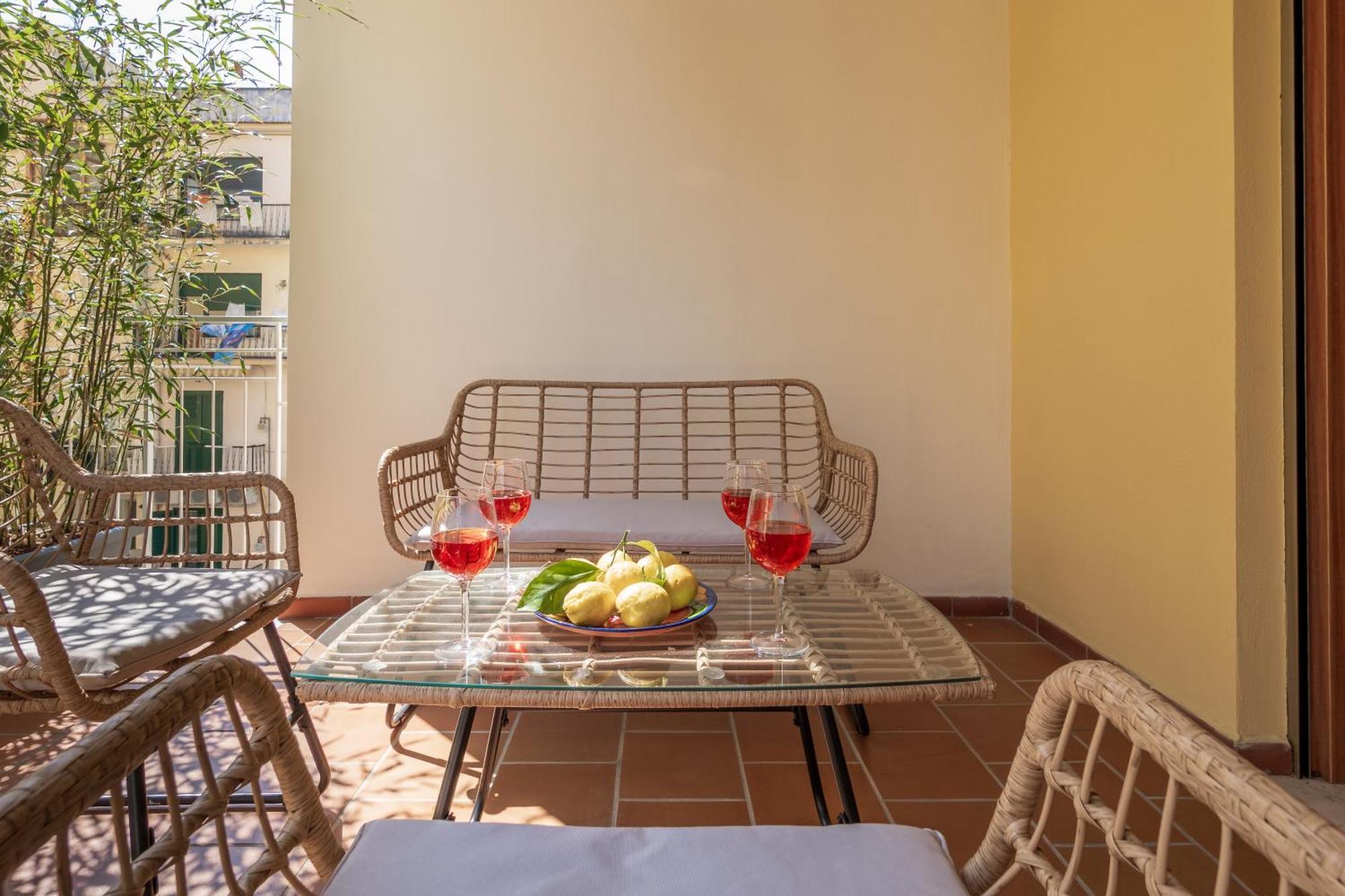 Surya House - Elegant Apartment In Σορέντο Εξωτερικό φωτογραφία
